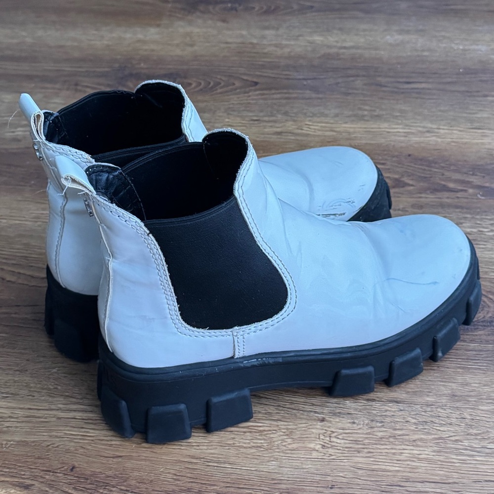 Circus by Sam Edelman White Chelsea Lug Sole Ankle Boots - Women's
